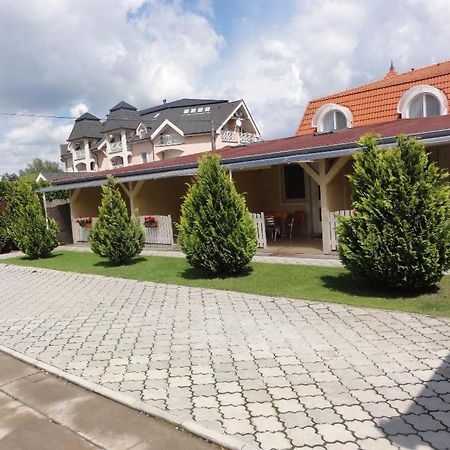 Apartmany Usmev Вельки-Медер Экстерьер фото